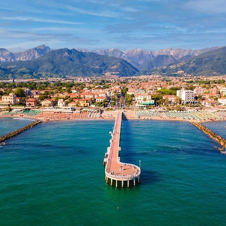 Appartamento Moderno Sul Mare Marina di Massa Buitenkant foto